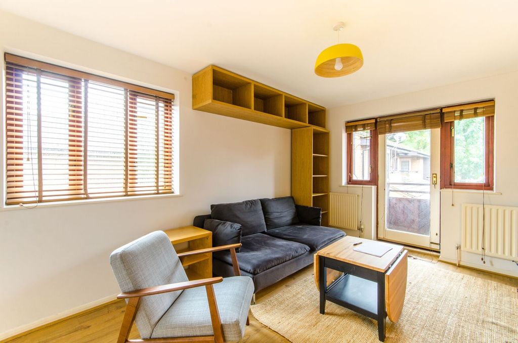 Property photo 2 of 7