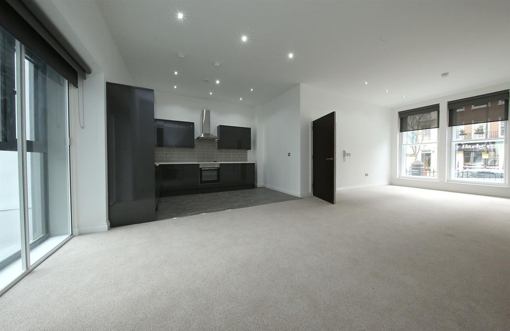 Property photo 2 of 16 1, 35-37 Charles St 0831.Jpg