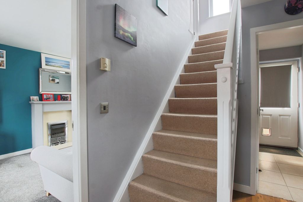 Property photo 2 of 22 3902046