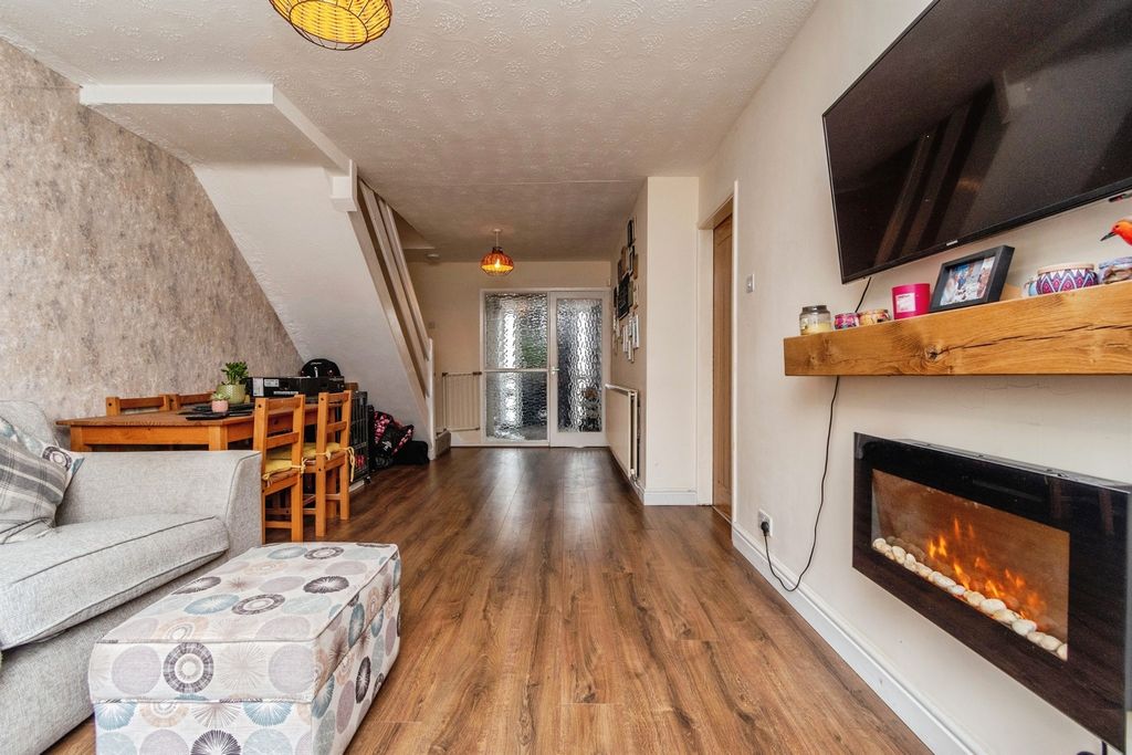 Property photo 2 of 19