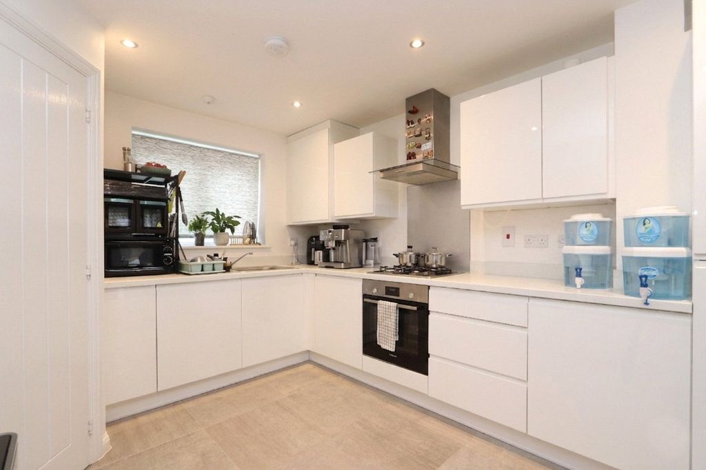 Property photo 2 of 10 Picture No. 06