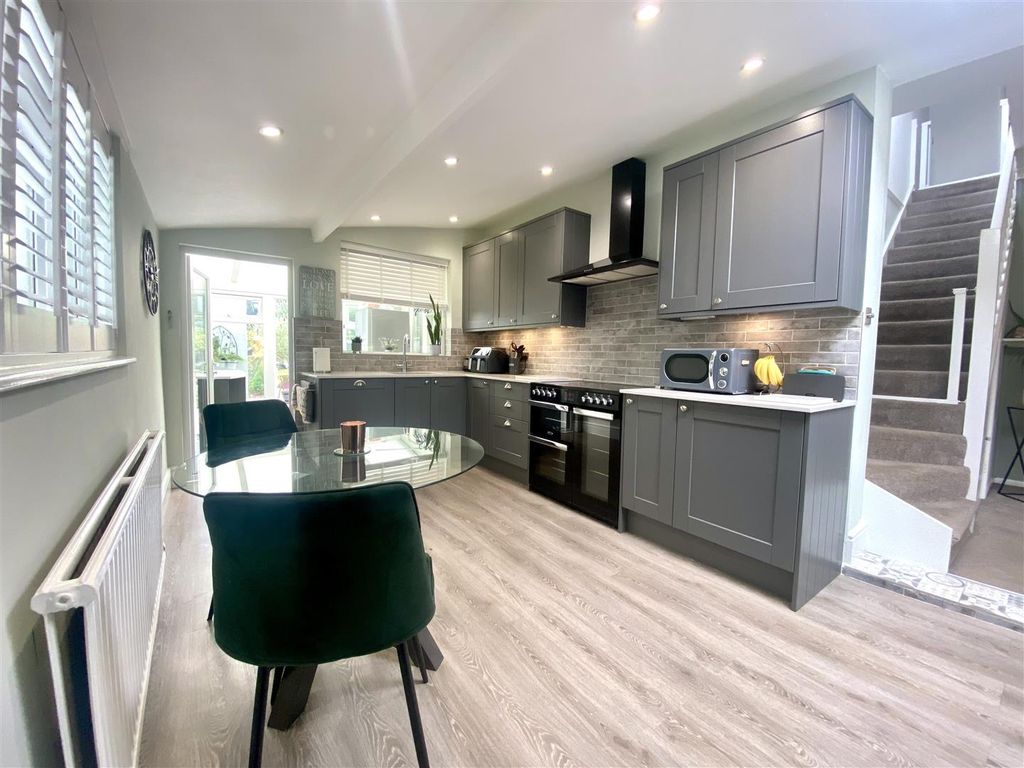 Property photo 3 of 21