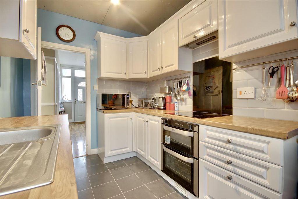 Property photo 2 of 18 B7Acf65D-D6B7-441B-Bc18-90B06B3Cdbcd_1_201_A.Jpeg