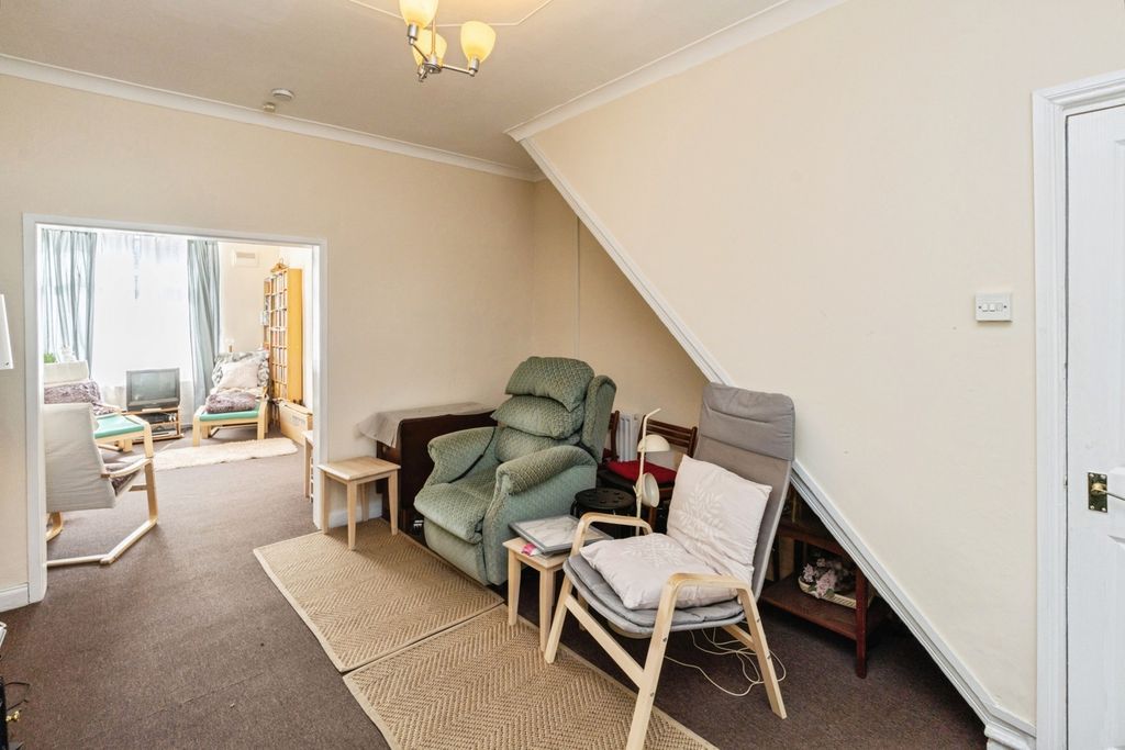 Property photo 3 of 17 Photo