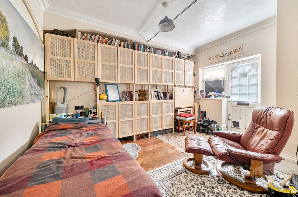 Property photo 2 of 17 0Dd9Ff8d-B539-4d1...