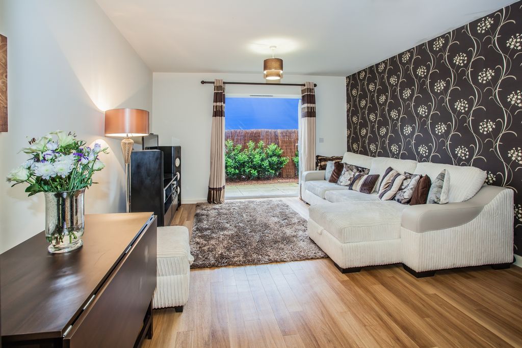 Property photo 1 of 9 Photo