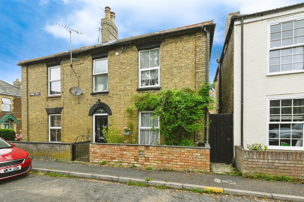 Property photo 1 of 18