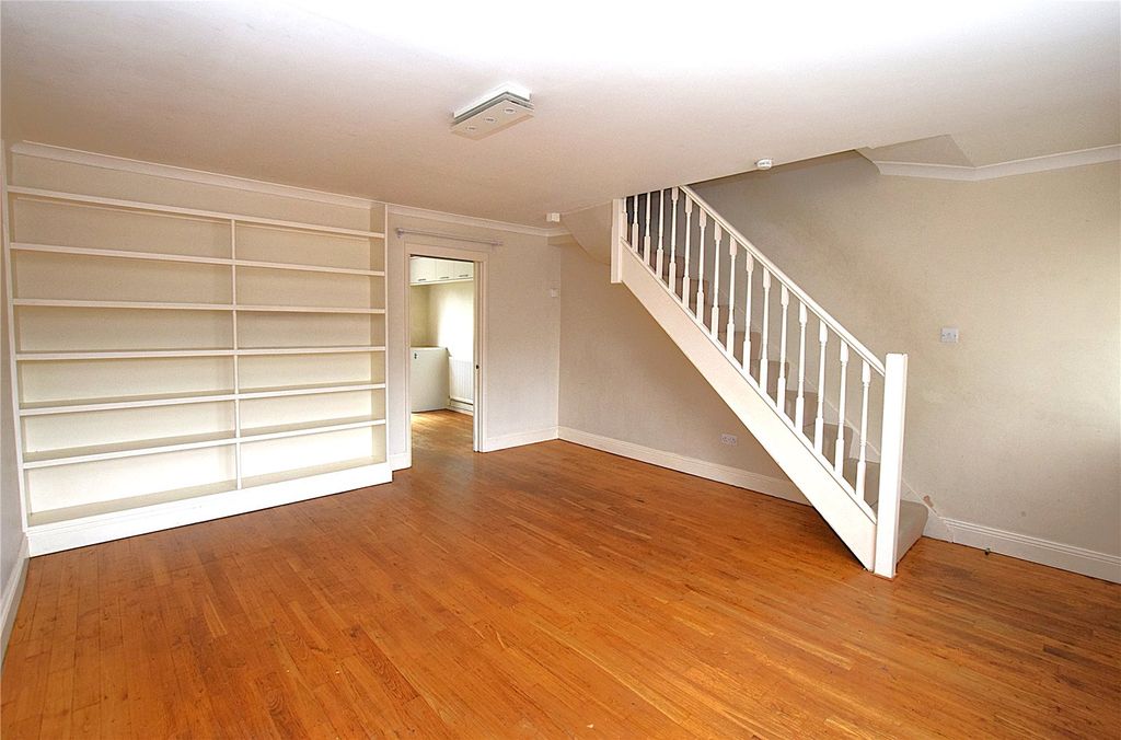 Property photo 2 of 14 Picture No. 23
