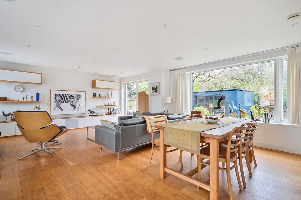 Additional image 4 of 4 bed detached house for saleKingsbury Street, Marlborough SN8