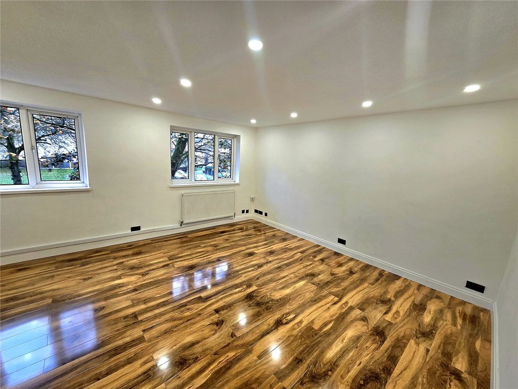 Property photo 2 of 8 Picture No. 06