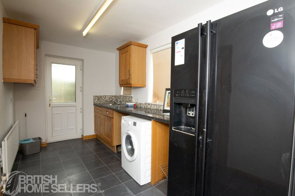 Property photo 3 of 19 Picture No. 10