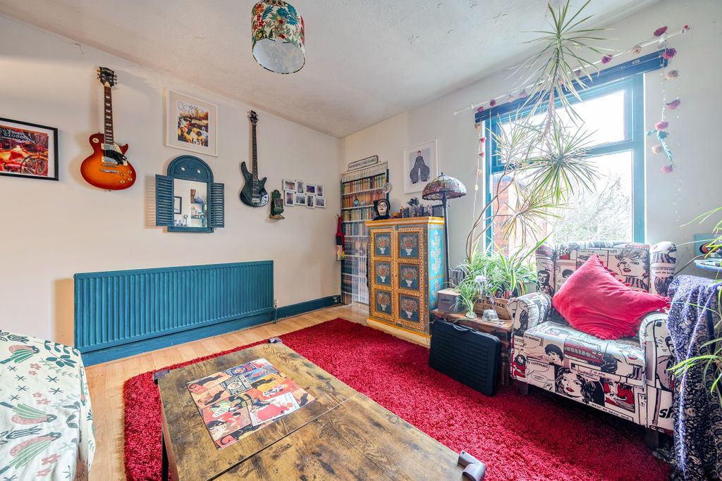 Property photo 3 of 12 Queens Drive West Bedroom 2