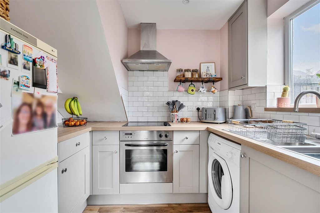 Property photo 2 of 15 23-6915Cdee6Dcb7-691223047A186-1380170-13-6911Bca4