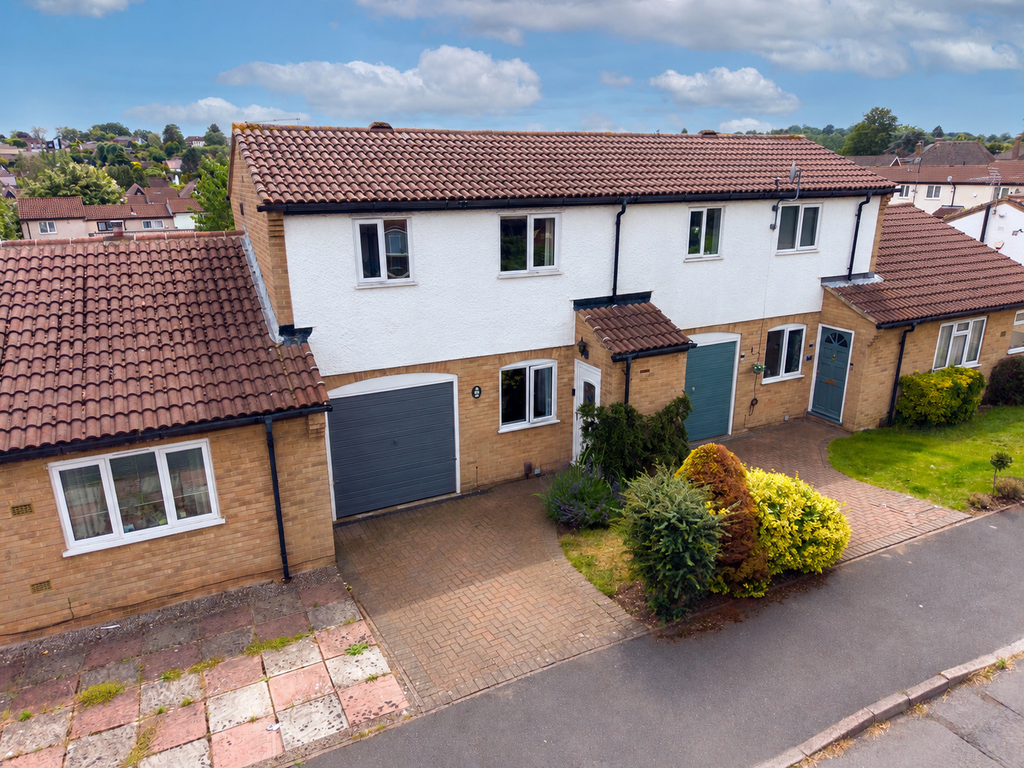 Property photo 1 of 16 Main No Bins