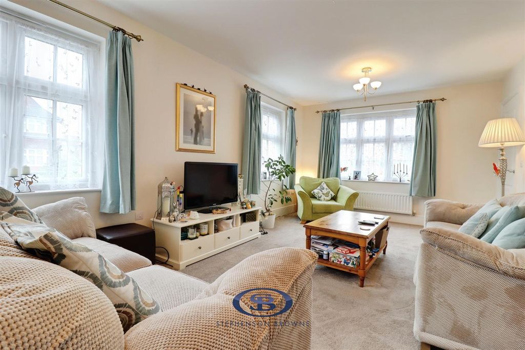 Property photo 2 of 37