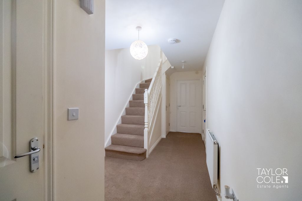 Property photo 2 of 36