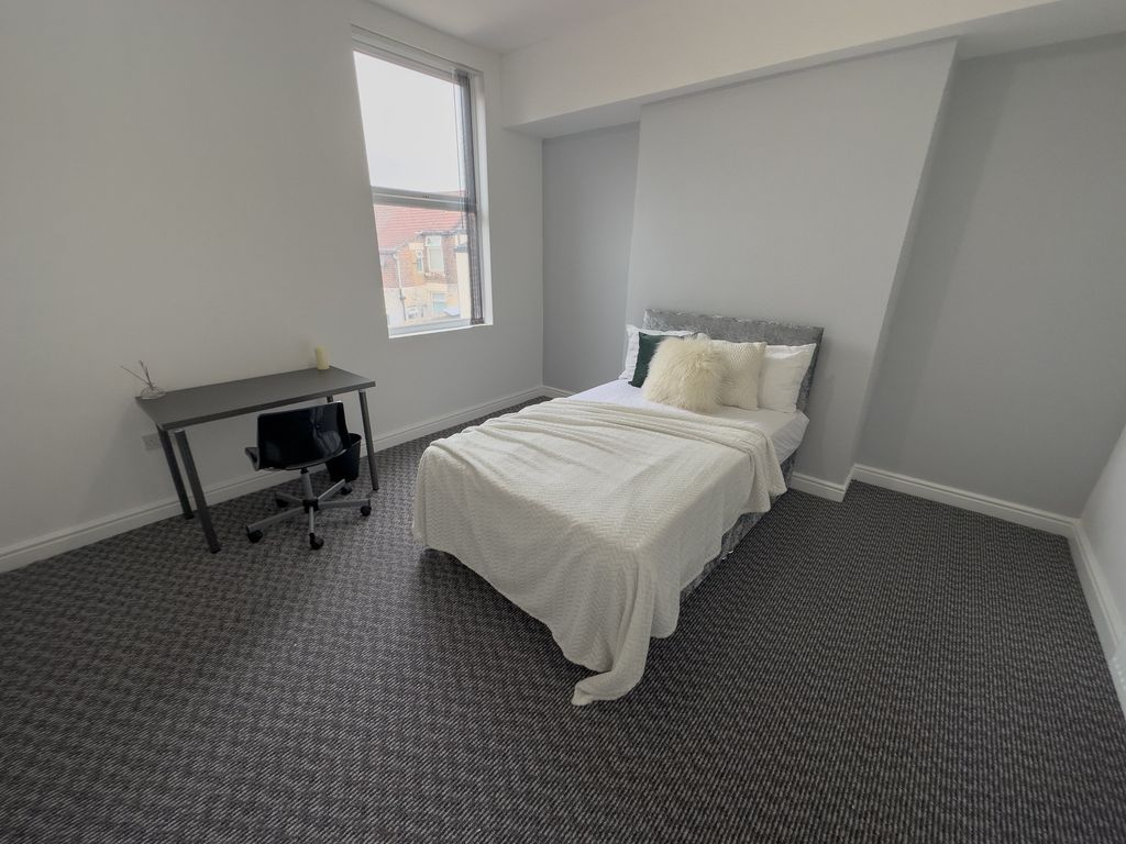 Property photo 2 of 5 8