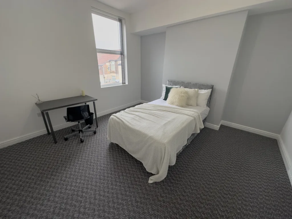 Apartment in Liverpool, Orrell Park - More