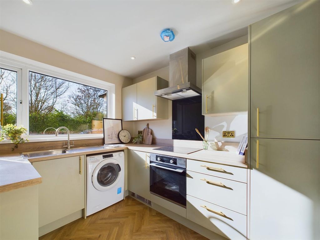 Property photo 2 of 16 Kitchen