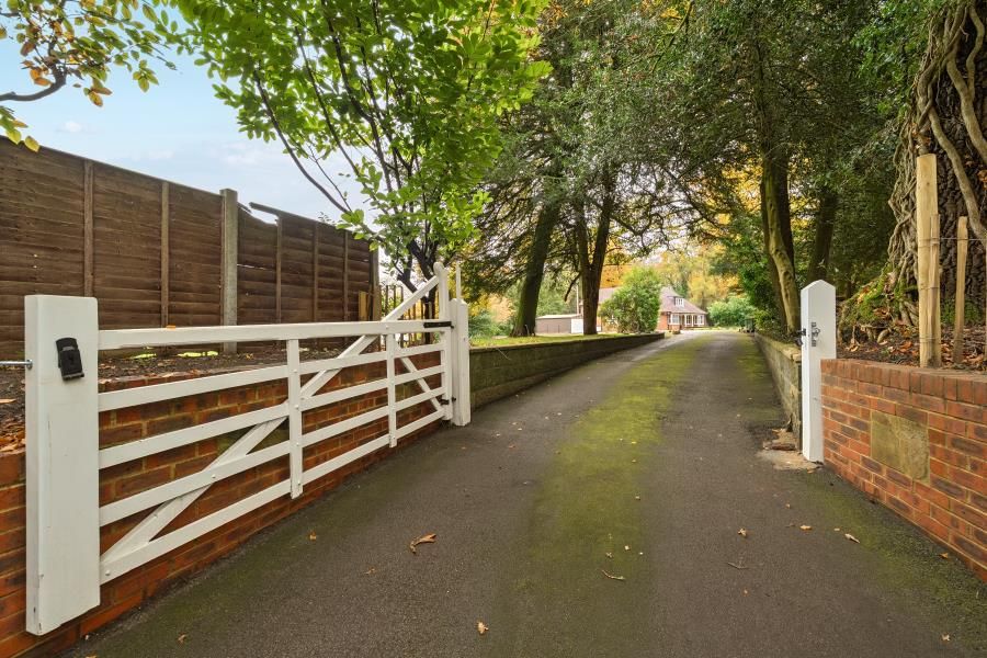 Property photo 2 of 25