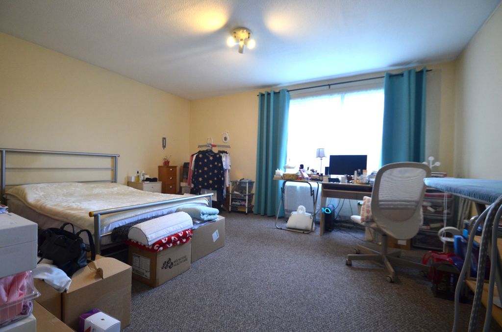 Property photo 3 of 4