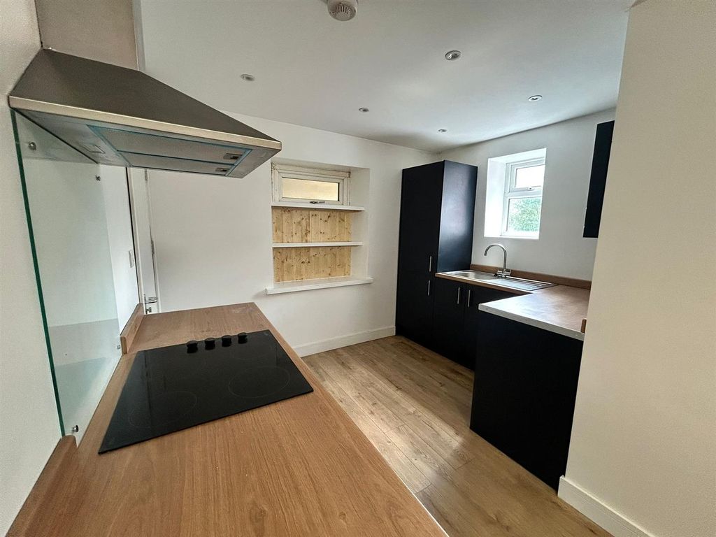 Property photo 2 of 4 Dining Kitchen