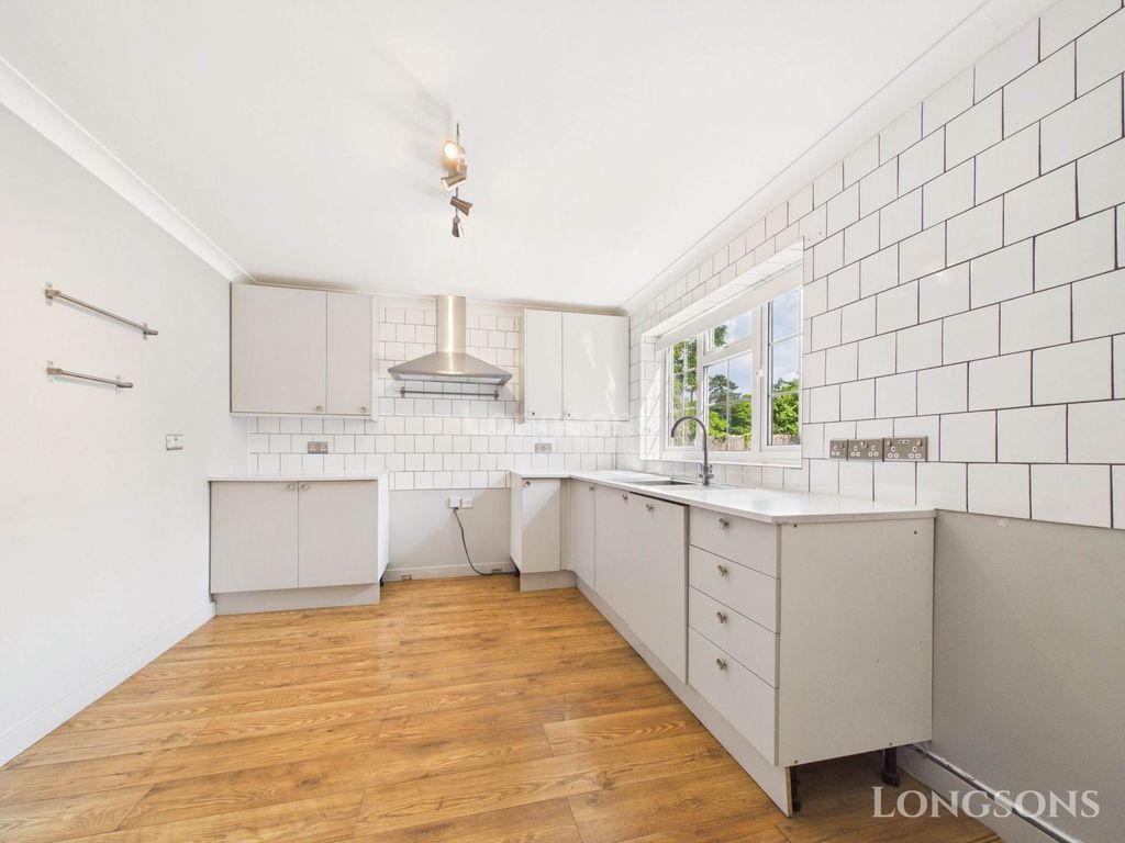 Property photo 3 of 38