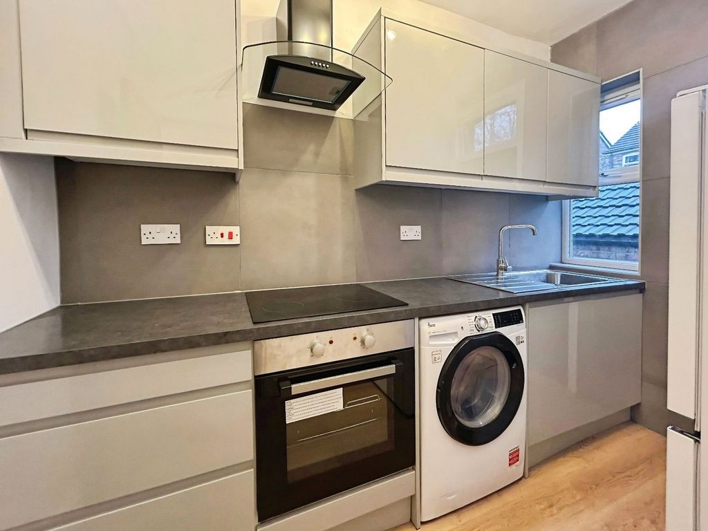 Property photo 1 of 12 Picture No. 14