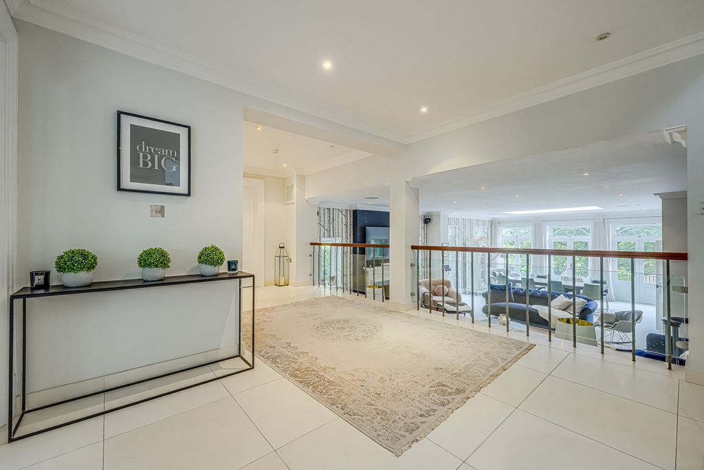 Property photo 3 of 41