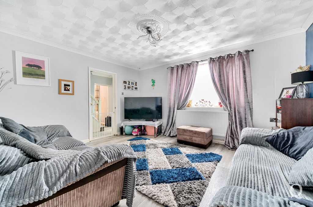 Property photo 2 of 25 B17Aaadd-Df1E-4cc...