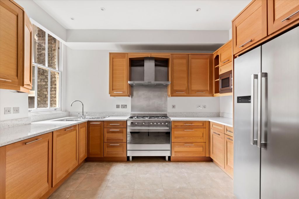 Property photo 3 of 20 Image