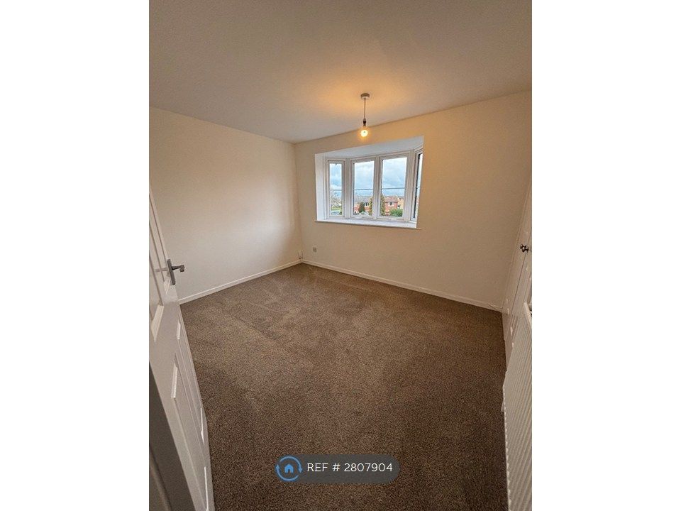 Property photo 3 of 7 Bedroom 1