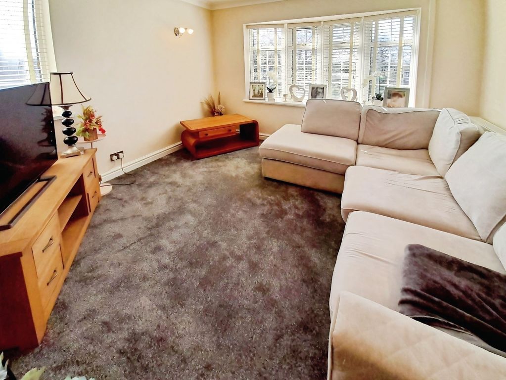 Property photo 3 of 12 Pbox-Img.Jpeg