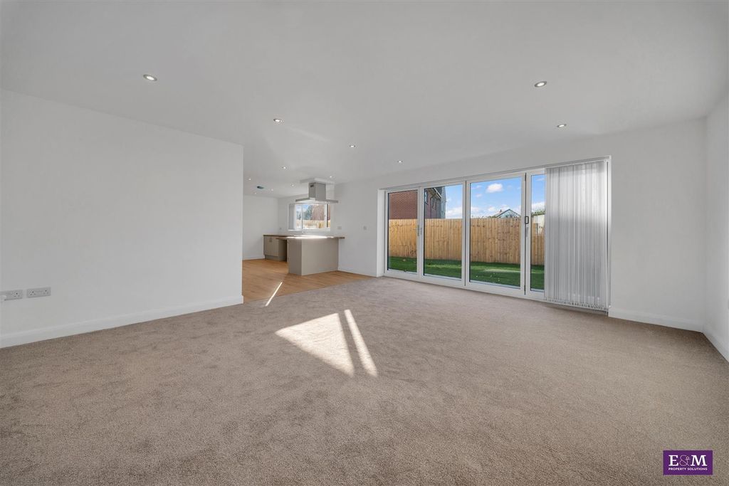 Property photo 2 of 34 Ben01686.Jpeg