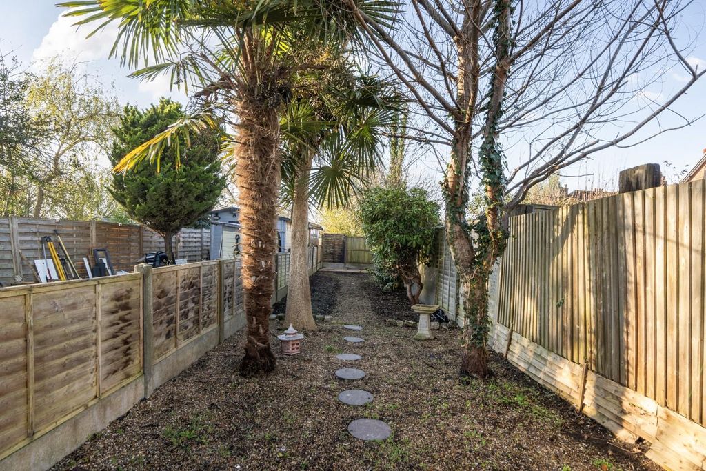 Property photo 2 of 14 1384925-10-6926d8B5848F2.Jpg