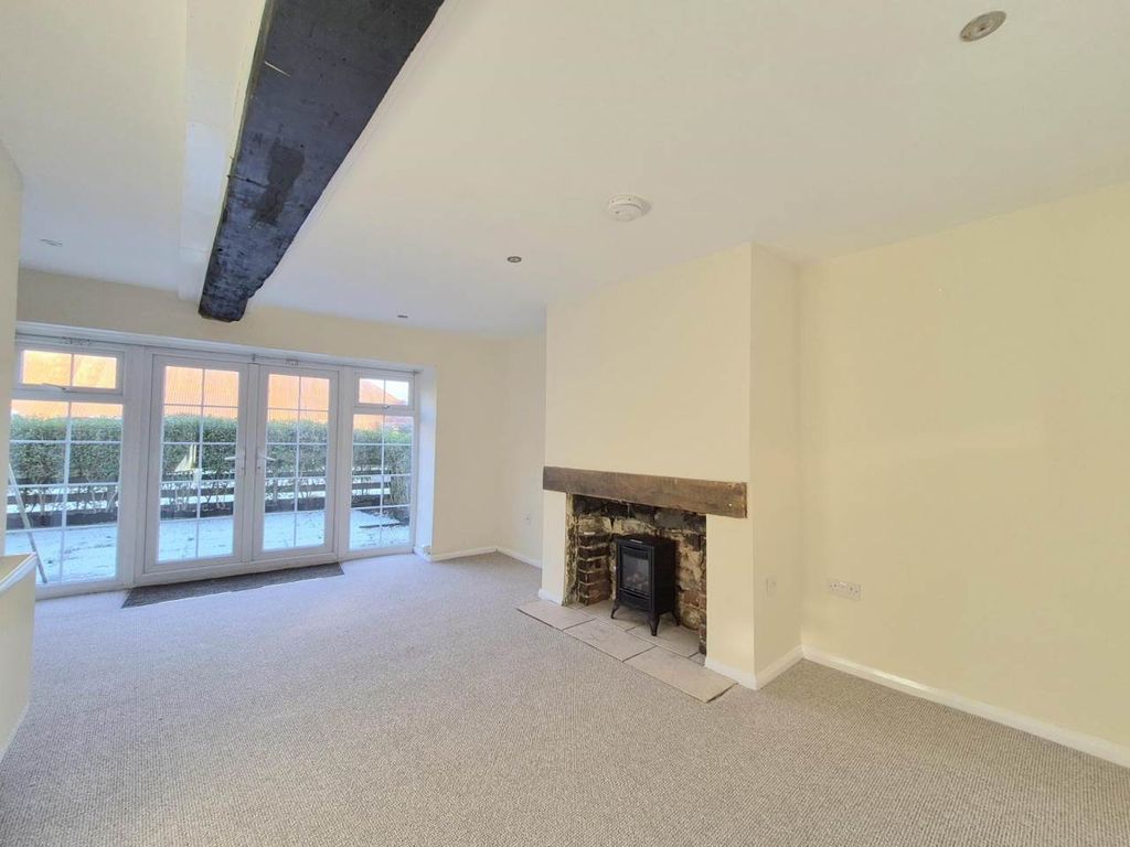 Property photo 2 of 13 38A Lounge