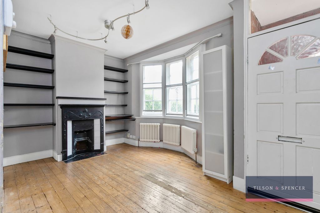 Property photo 2 of 12 2307202524_Tils_135 Risley Avenue _N17 7Hn_001_Wm