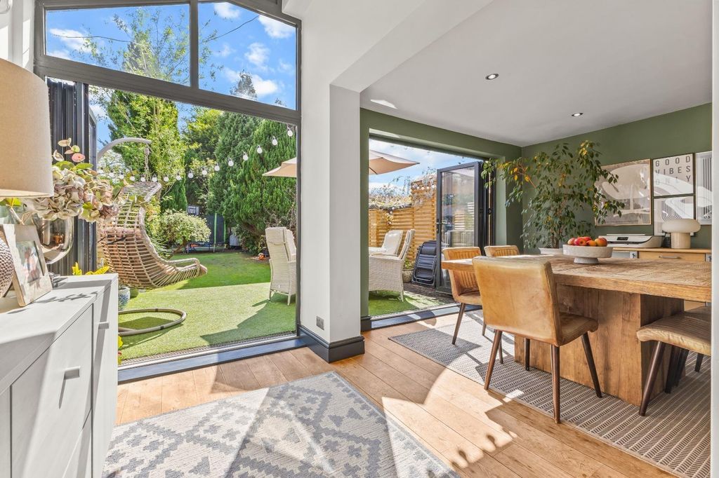 Property photo 3 of 24 0390Ba65-940B-4c53-96E7-3130d69c6Fc3.Jpg