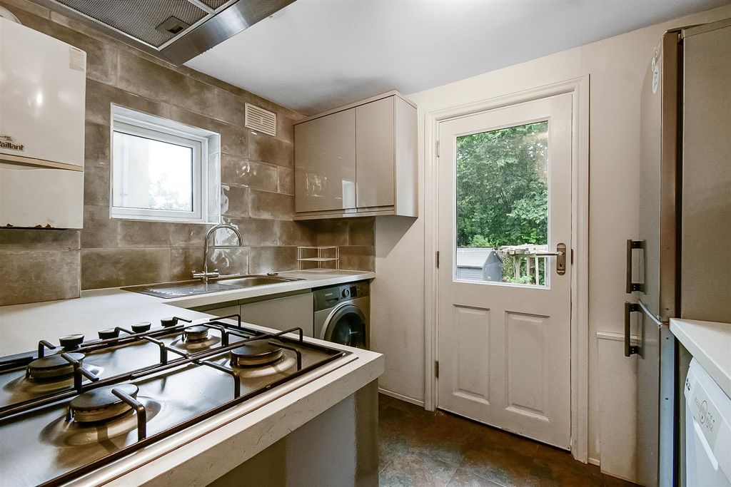 Property photo 3 of 10 32Amosslearoad-22.Jpg