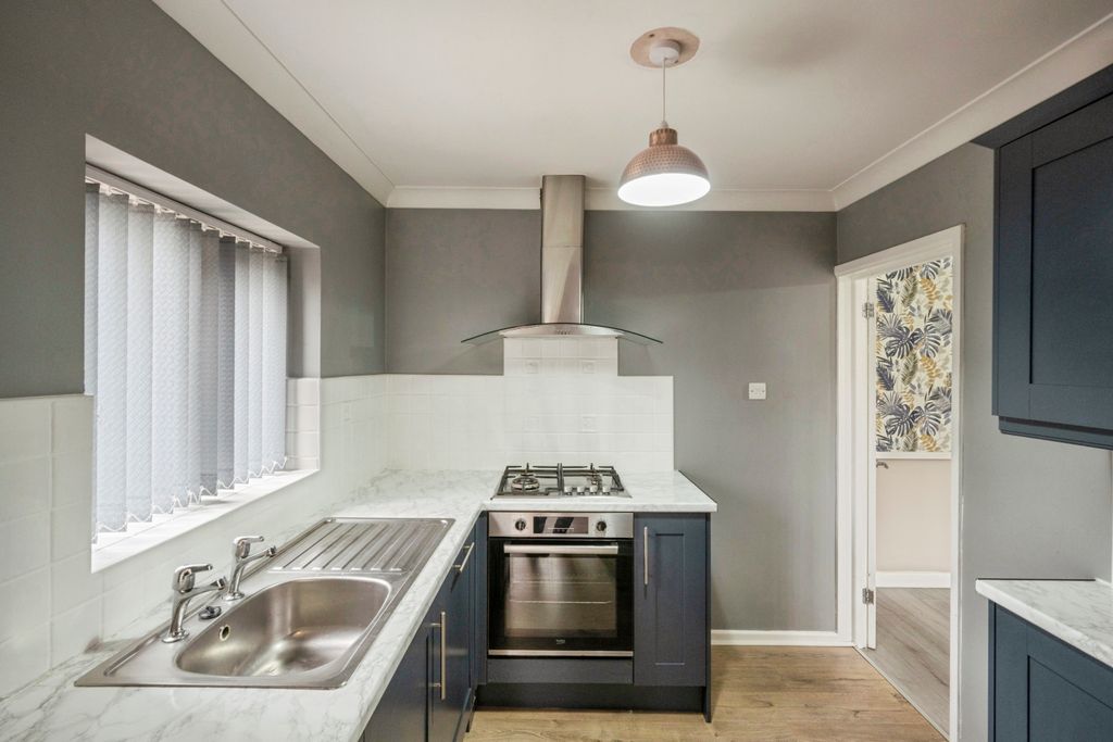 Property photo 2 of 18 Kitchen