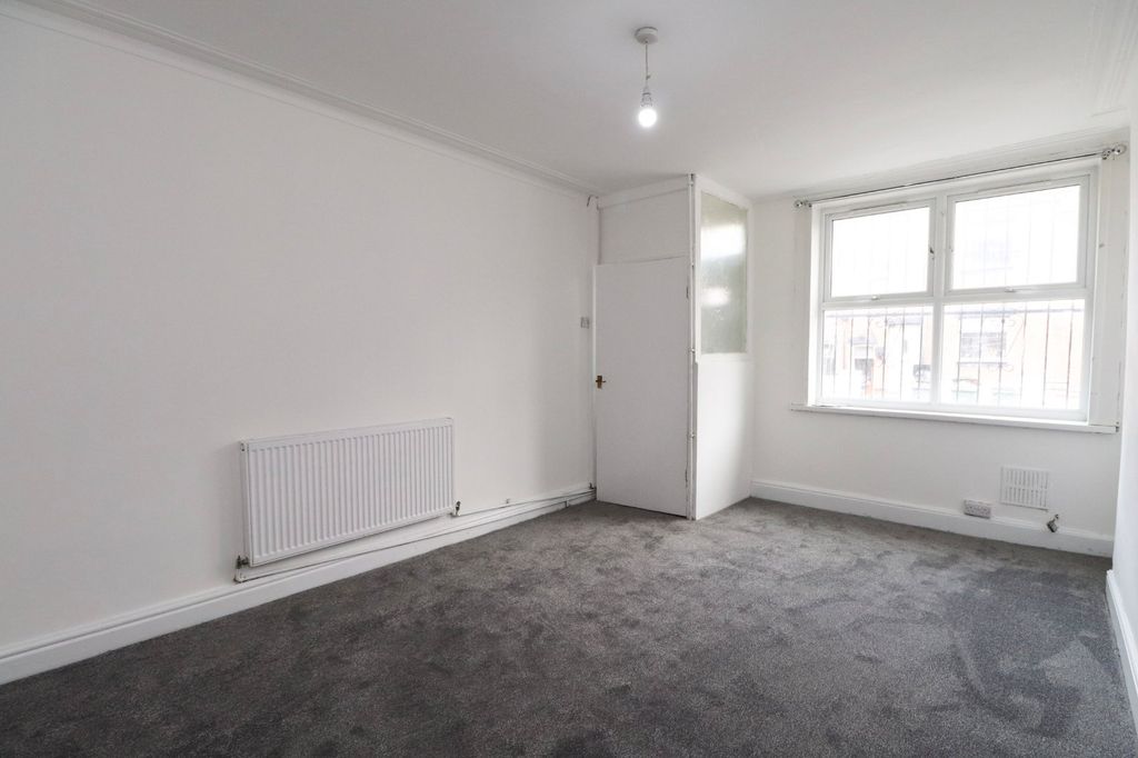 Property photo 2 of 12 Picture No. 08