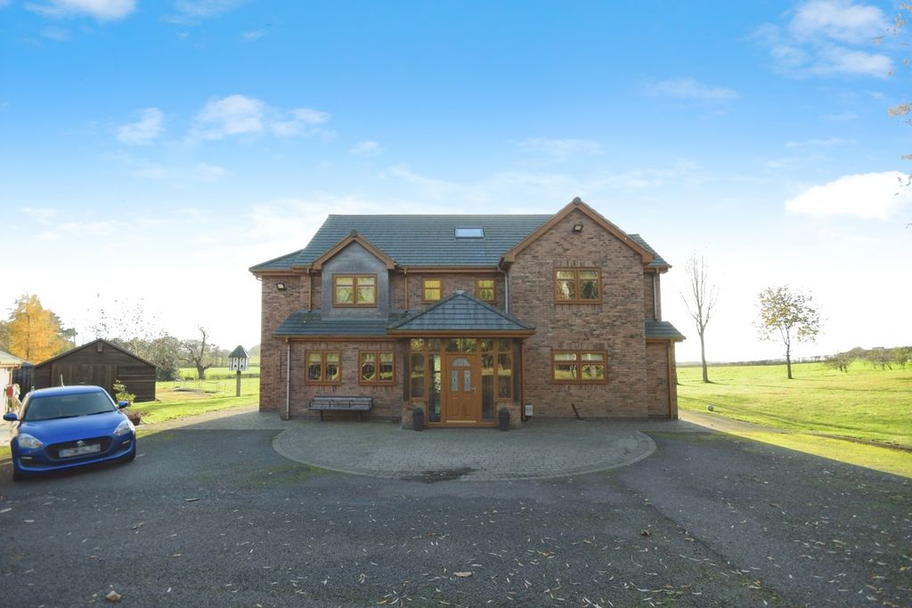 Property photo 2 of 23 Photo