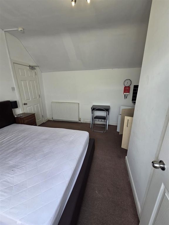Property photo 1 of 8 43 Hunton Room 6 7.Jpeg