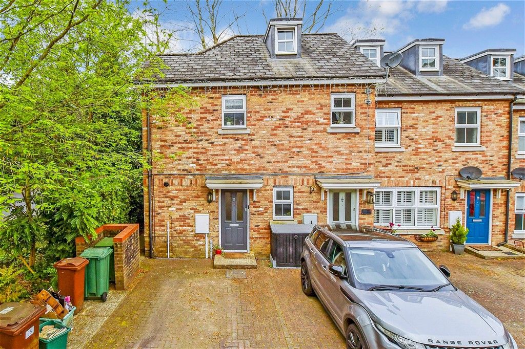 Property photo 1 of 7 External (Web) ::