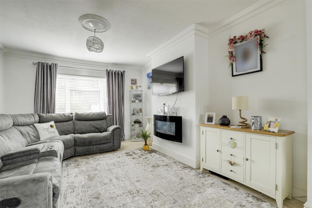 Property photo 2 of 18 09.Jpg