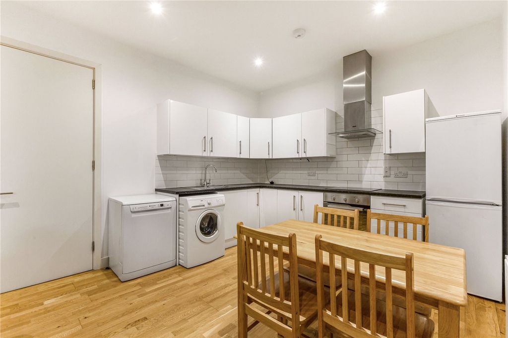 Property photo 2 of 13 Picture No. 10