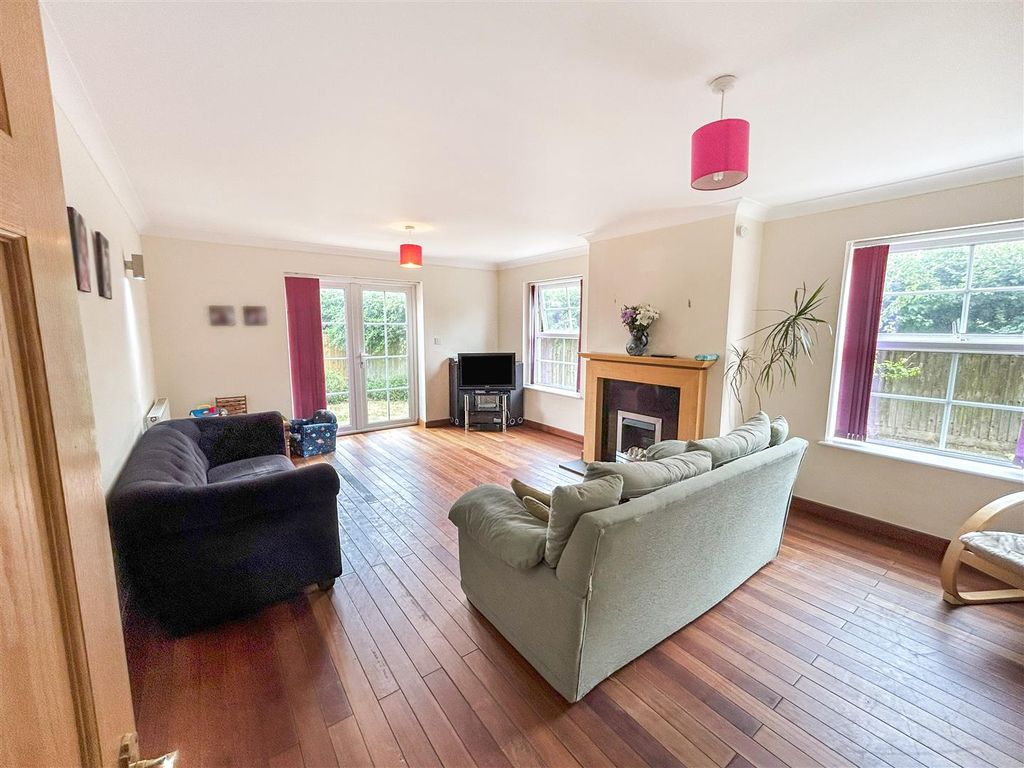 Property photo 2 of 16 25-06-2025__09-32-44_Livingroom1.6Gq1S.Jpg