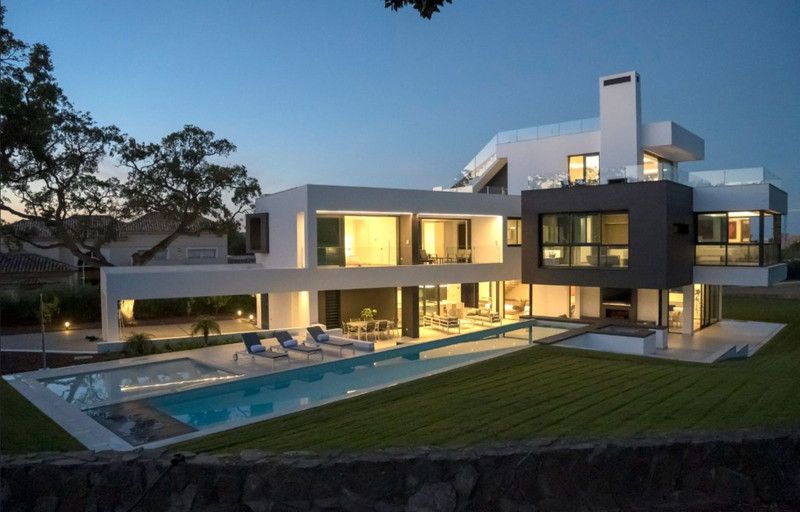 Property photo 2 of 35