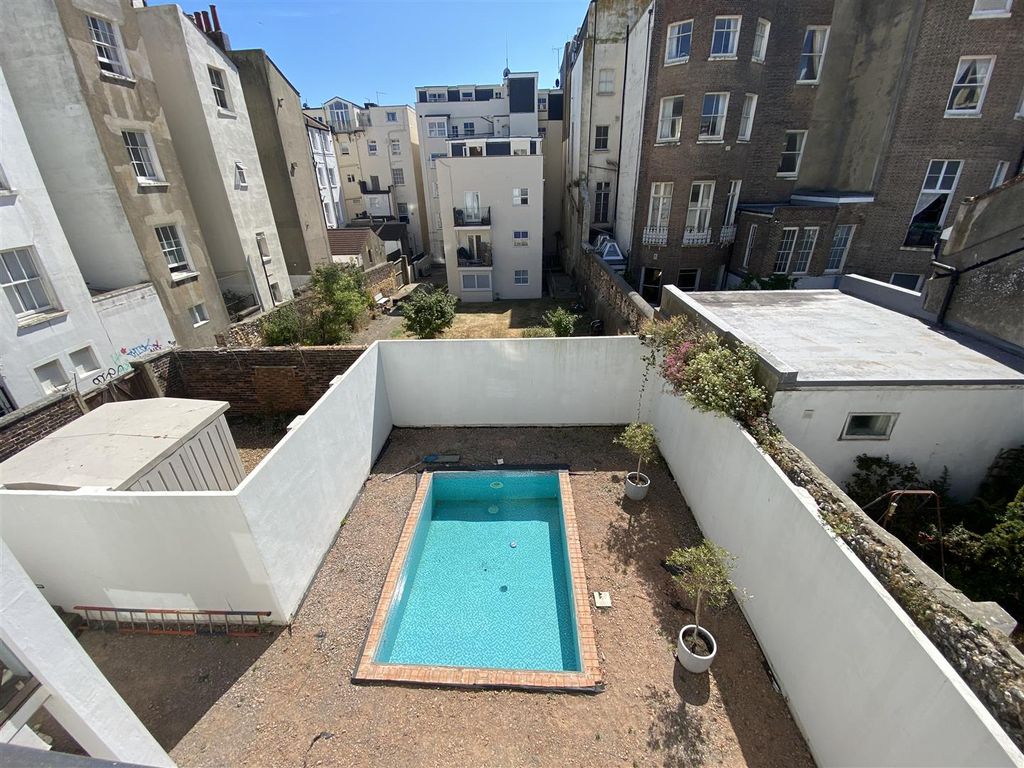 Property photo 3 of 18 862B0636-8868-4866-876C-D754Bd969C7E.Jpeg