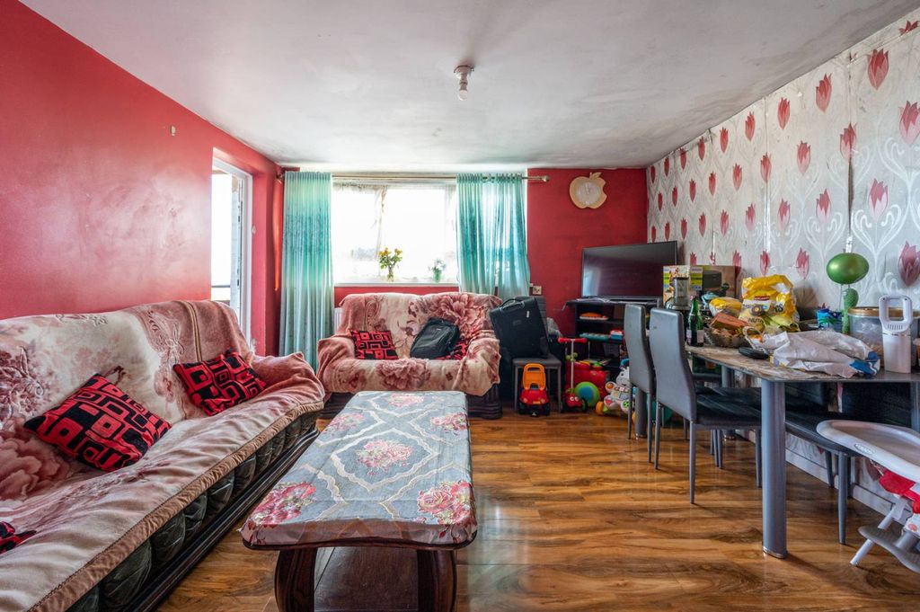 Property photo 3 of 7